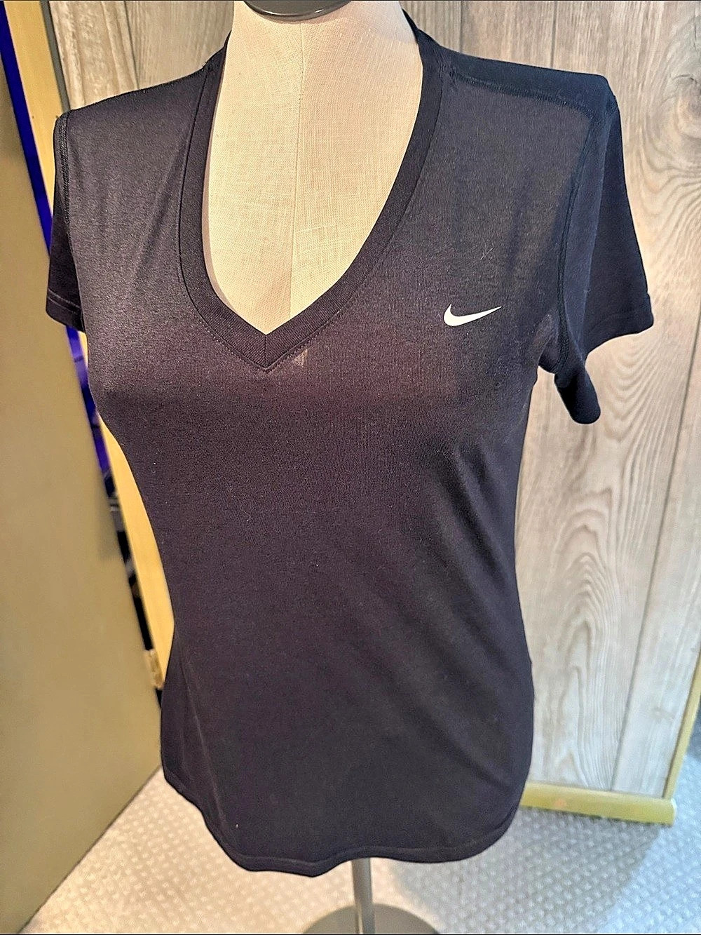 Nike Dri-FIT V-Neck Training T-Shirt Women's Black Tee